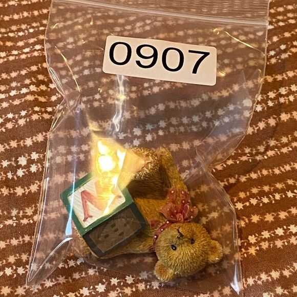 Vintage 1995 Priscilla Hillman W Alphabet Bear Cherished Teddies - Picture 4 of 4